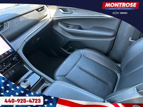 Used 2024 Jeep Grand Cherokee Limited AWD/4WD image 26