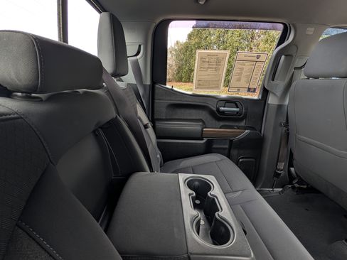 Used 2021 Chevrolet Silverado 1500 LT Trail Boss w/ Convenience Package II image 27