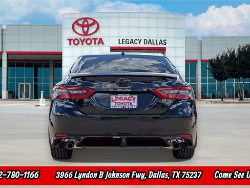 Used 2023 Toyota Camry XSE image 9