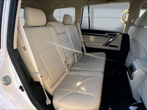 Used 2021 Lexus GX 460 Premium w/ Premium Package image 27