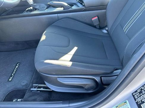 Used 2025 Hyundai Elantra Sport image 21