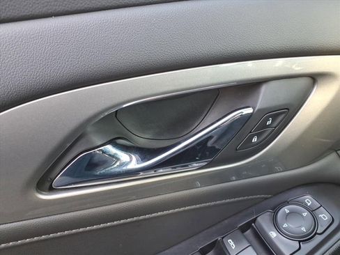 Certified 2023 Chevrolet Traverse LT image 15