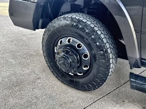 Used 2022 RAM 3500 Laramie w/ Night Edition image 9