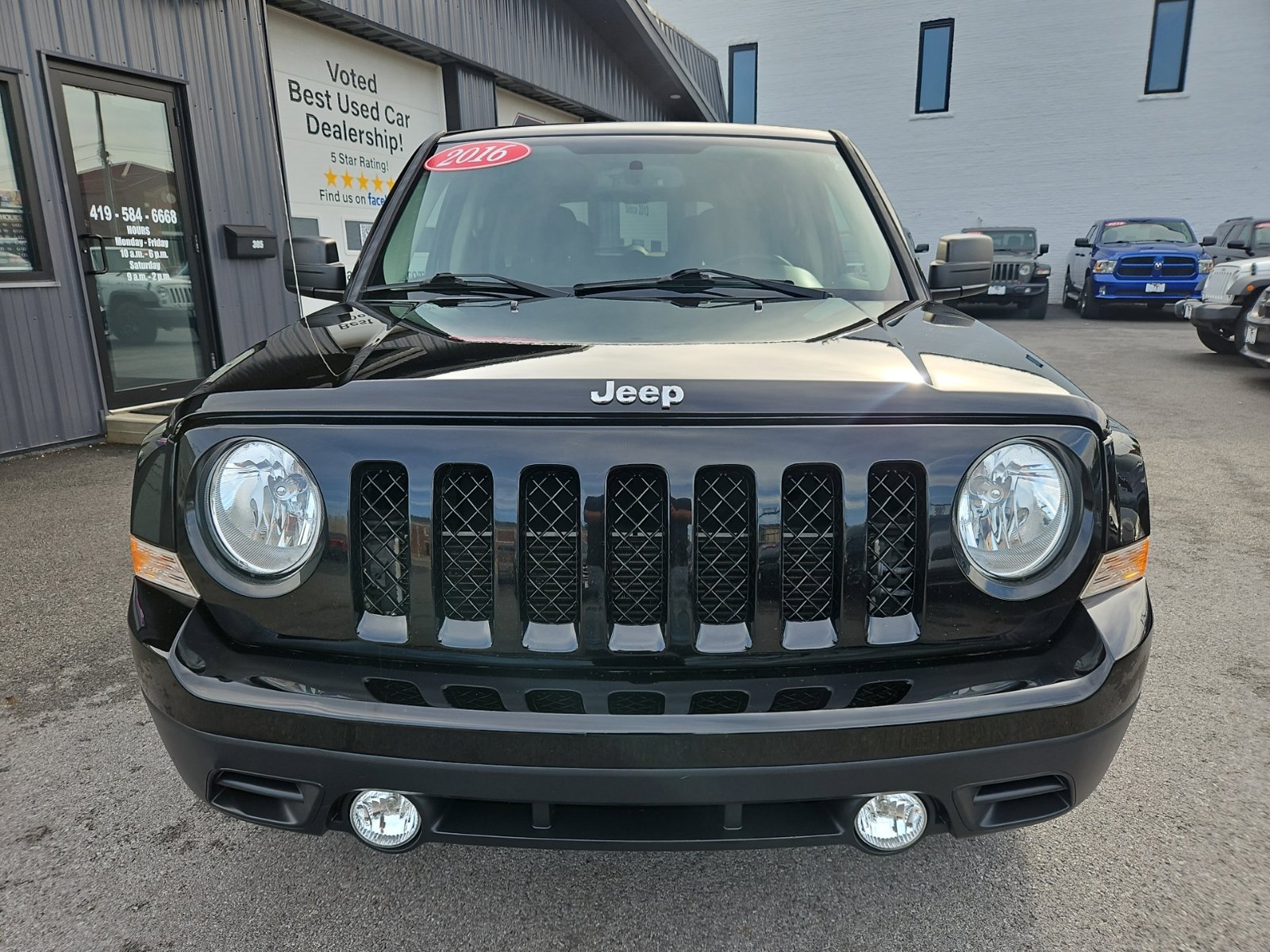 Used 2016 Jeep Patriot Latitude AWD/4WD image 9