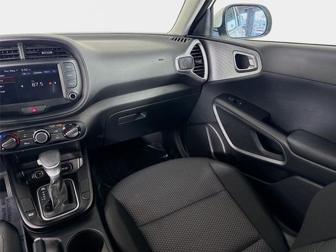Certified 2025 Kia Soul LX w/ LX Technology Package FWD image 23