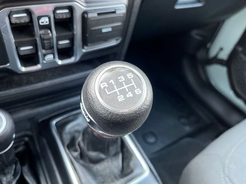 Used 2023 Jeep Wrangler Unlimited Sport AWD/4WD image 36