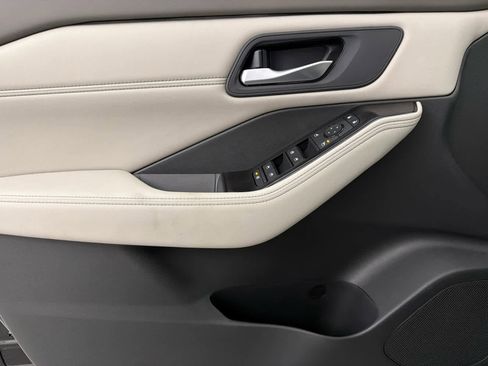 New 2026 Nissan Rogue SV image 23