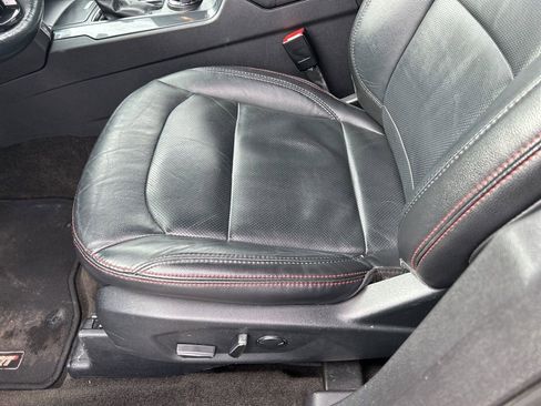 Used 2018 Ford Explorer Sport w/ Ford Safe & Smart Package image 17