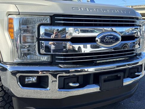 Used 2017 Ford F250 Lariat w/ Chrome Package image 3