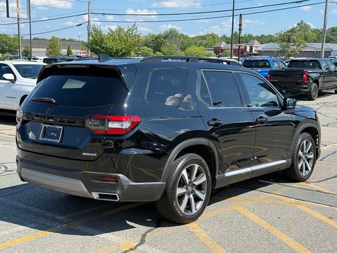 Used 2023 Honda Pilot Touring image 6