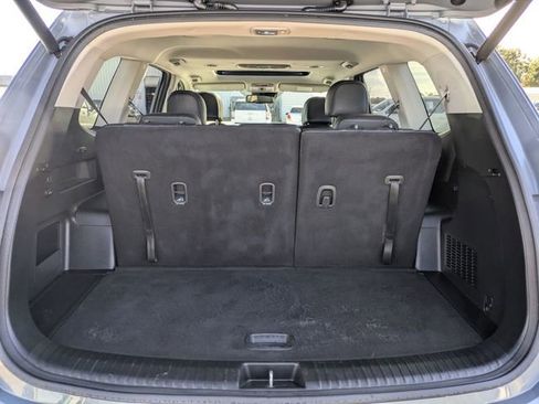 Used 2023 Kia Telluride EX w/ EX Captain's Chair Package image 31
