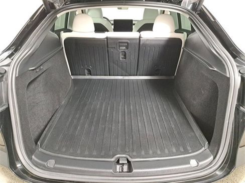 Used 2024 Tesla Model Y Long Range image 10