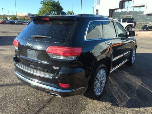 Used 2018 Jeep Grand Cherokee Summit AWD/4WD image 3