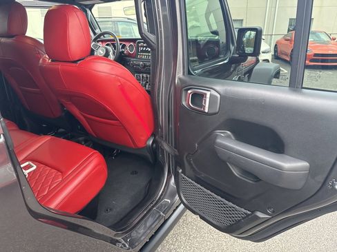 Used 2023 Jeep Gladiator Rubicon w/ LED Lighting Group image 33