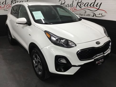 Used 2021 Kia Sportage LX image 2