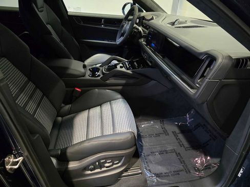 New 2026 Porsche Cayenne Turbo image 13