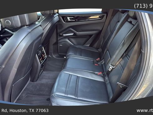 Used 2019 Porsche Cayenne S AWD/4WD image 28