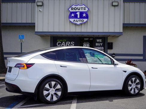 Used 2020 Tesla Model Y Long Range AWD/4WD image 6