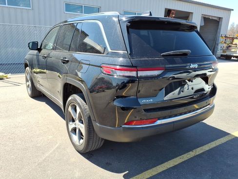 Used 2023 Jeep Grand Cherokee Limited AWD/4WD image 7