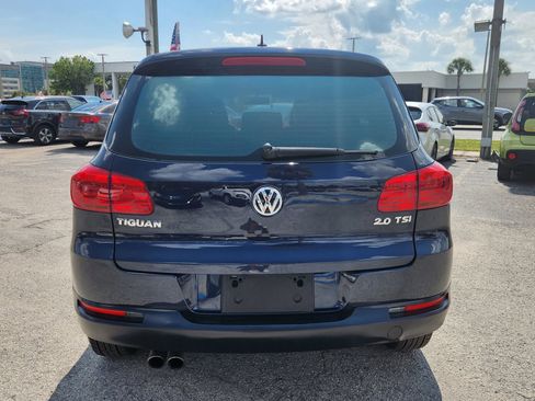 Used 2014 Volkswagen Tiguan S image 8