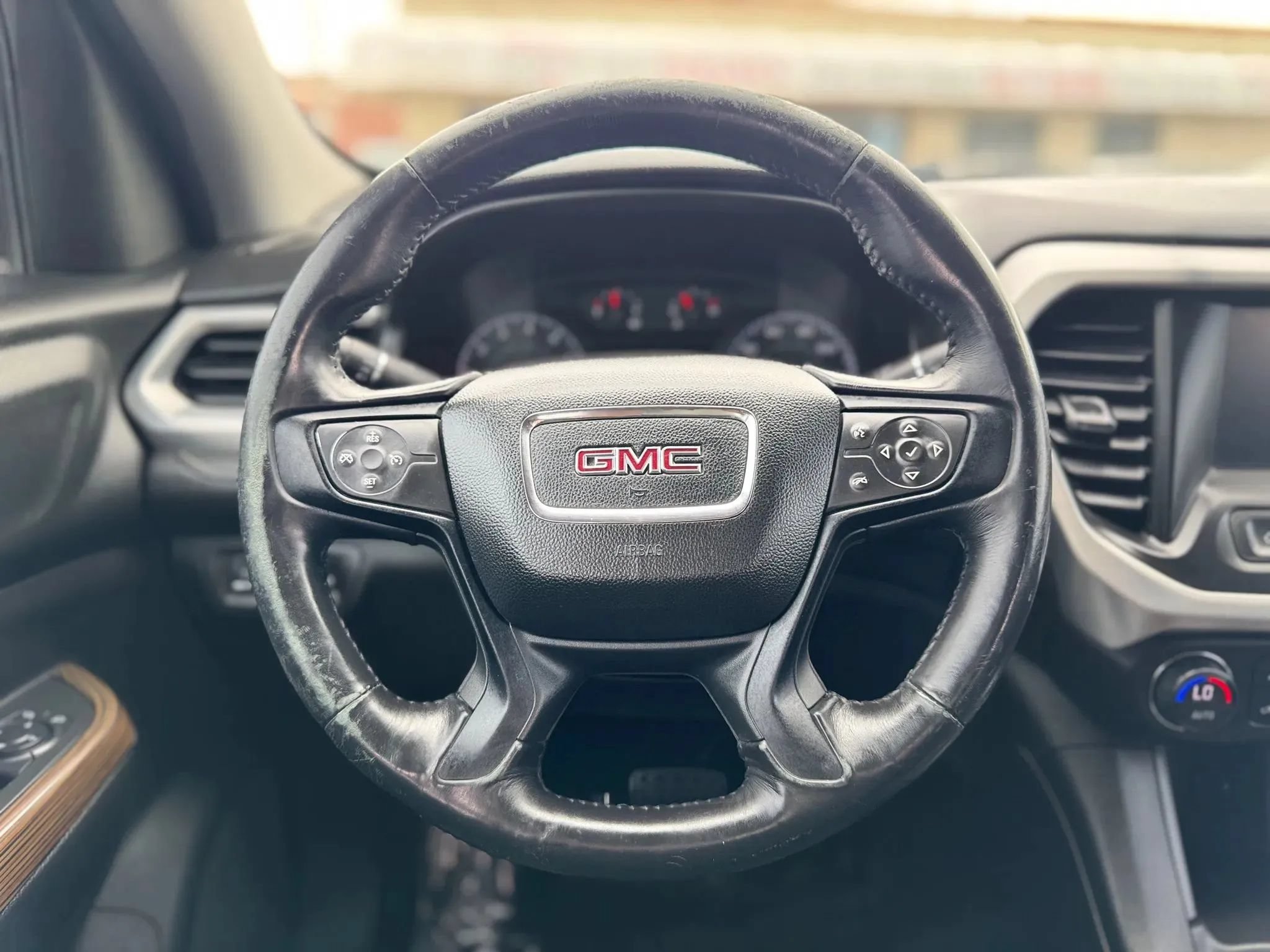 Used 2017 GMC Acadia SLE FWD image 15