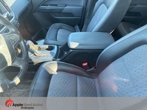 Used 2015 Chevrolet Colorado Z71 image 3