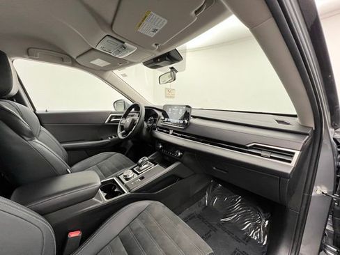 Used 2024 Mitsubishi Outlander SE image 32