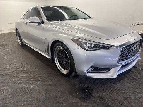Used 2018 INFINITI Q60 2.0t w/ Moonroof Package AWD/4WD image 2