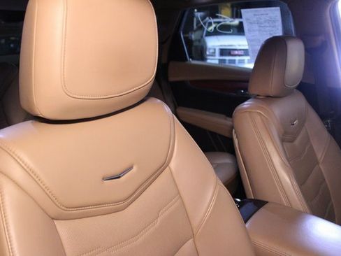 Used 2017 Cadillac XT5 Platinum image 11