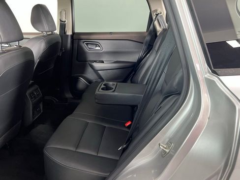 Used 2023 Nissan Rogue SL w/ SL Premium Package image 27