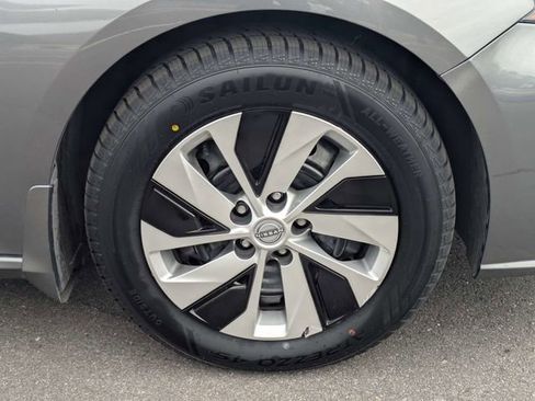 Used 2024 Nissan Altima 2.5 S image 11