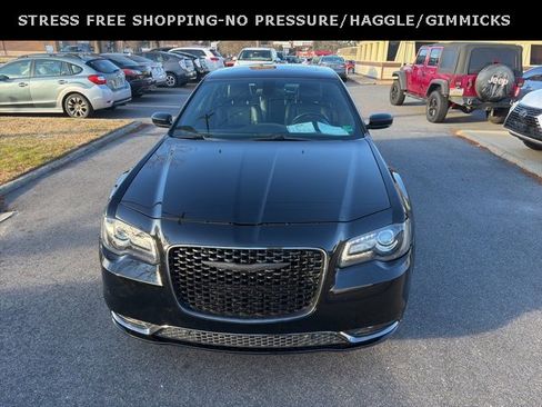 Used 2016 Chrysler 300 S w/ 300S Premium Group image 8