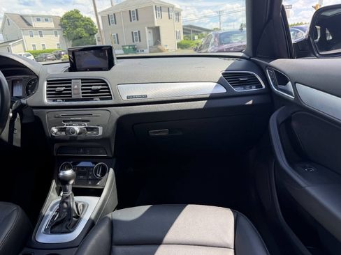 Used 2018 Audi Q3 2.0T Premium w/ Convenience Package AWD/4WD image 27