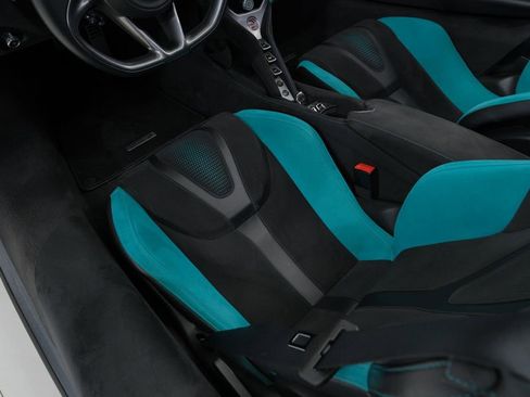 Used 2024 McLaren 750S Spider image 32