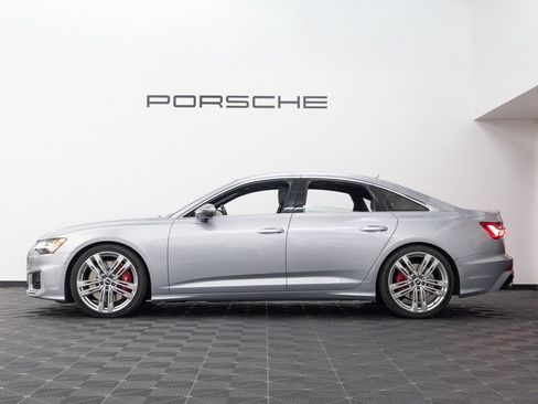 Used 2021 Audi S6 Prestige image 2