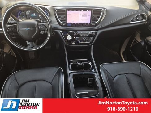 Used 2021 Chrysler Pacifica Limited w/ Premium & Safety Sphere Group FWD image 28