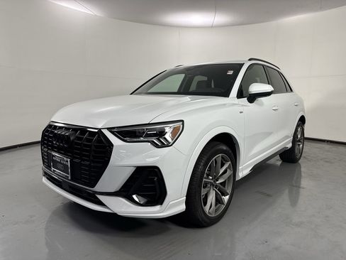 Used 2022 Audi Q3 2.0T Premium Plus w/ Premium Plus Package AWD/4WD image 32