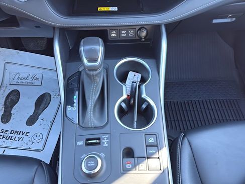 Used 2023 Toyota Highlander XSE image 18