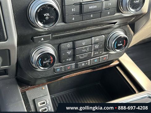 Used 2017 Ford F150 Platinum w/ Equipment Group 701A Luxury image 30