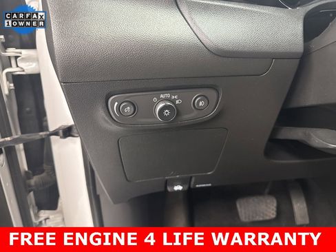 Used 2021 Buick Encore GX Essence image 10