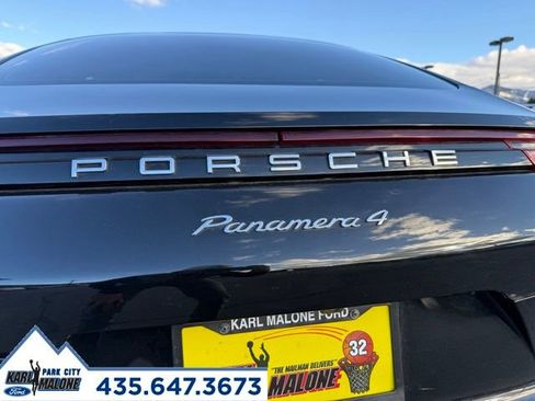Used 2018 Porsche Panamera 4 image 10