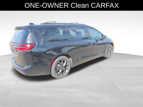 Used 2025 Chrysler Pacifica Limited FWD image 7