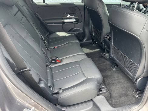 Used 2023 Mercedes-Benz EQB 300 4MATIC w/ Exclusive Package image 18