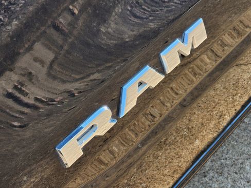 Used 2019 RAM 1500 Laramie image 18