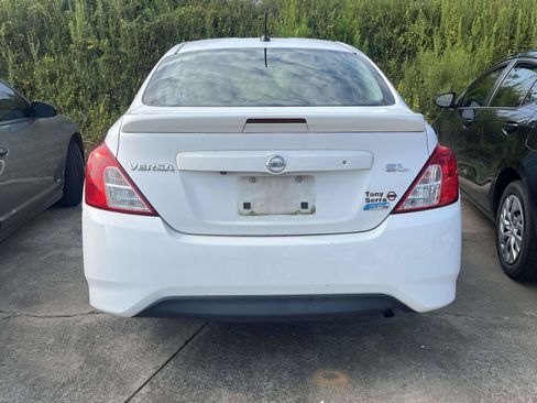 Used 2015 Nissan Versa FWD image 3