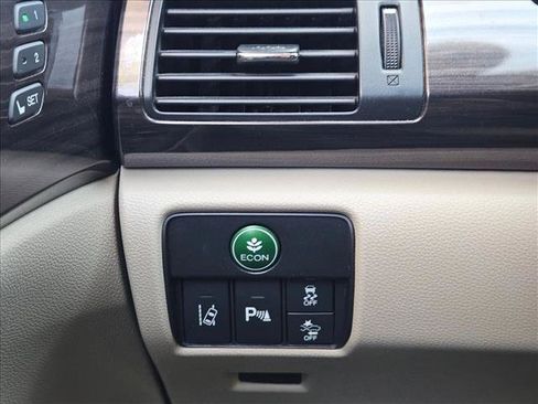 Used 2016 Honda Accord Touring image 11