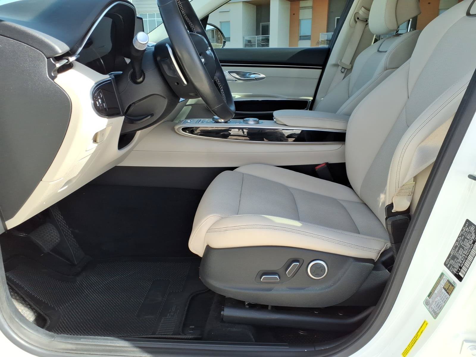 Certified 2022 Genesis GV70 2.5T AWD/4WD image 22