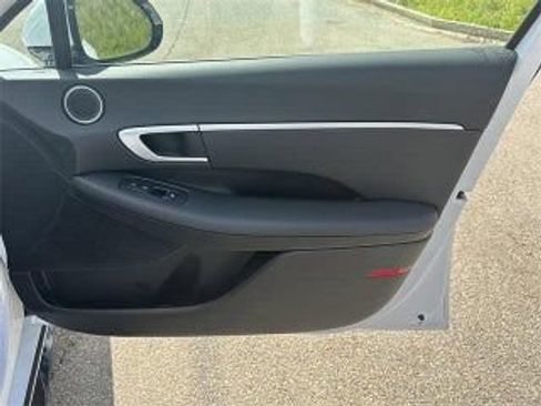 Used 2025 Hyundai Sonata SEL FWD image 14