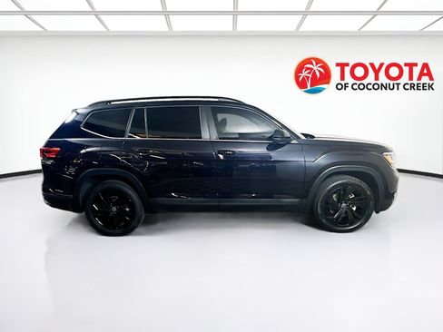 Used 2022 Volkswagen Atlas SE FWD image 2