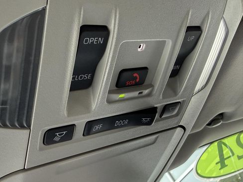 Certified 2024 Toyota Highlander XLE AWD/4WD image 26